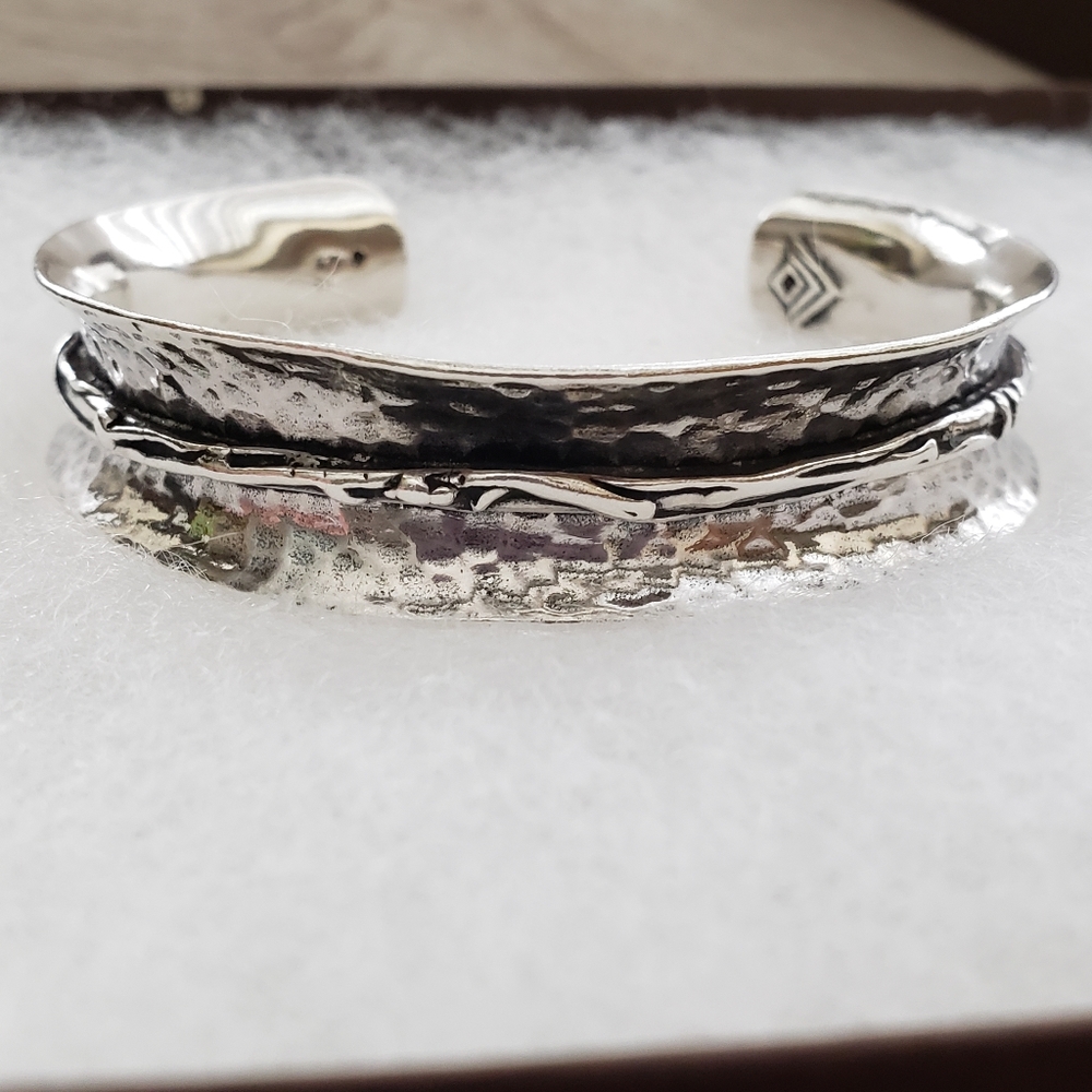 Silpada Sterling Silver Hammered Textured Cuff B1684